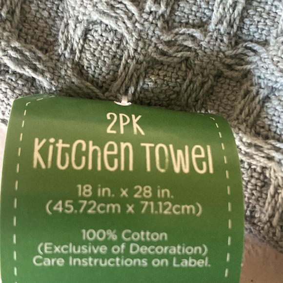 NWT- Gray Making Spirits Bright Farmtruck & Solid Red Waffle Knit- Towels 18x28 - Picture 17 of 17